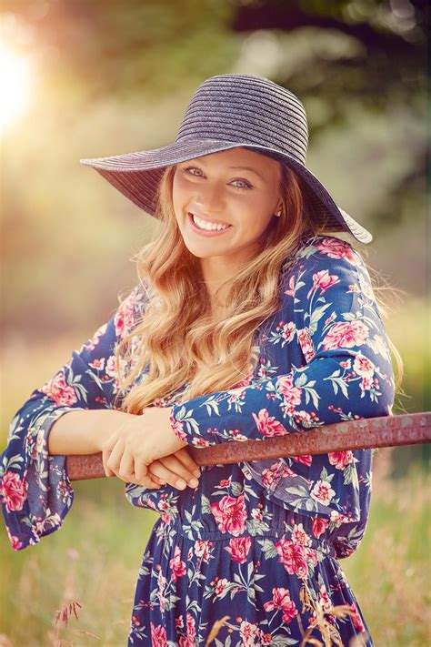 Want Your Senior Pictures To Stand Out Download These 48 Free Lens