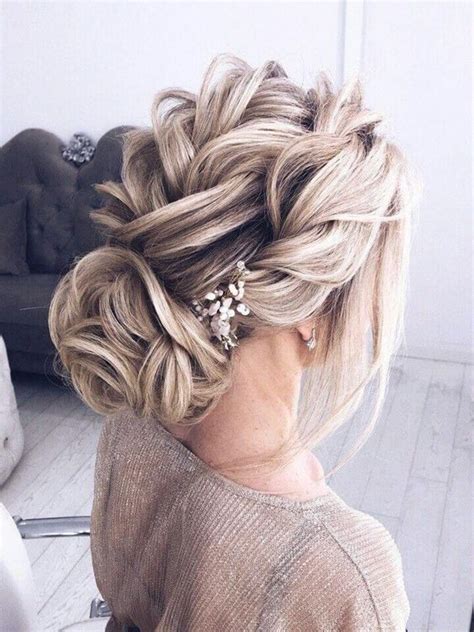 12 Fabulous Prom Updo Hairstyle For Medium Hair