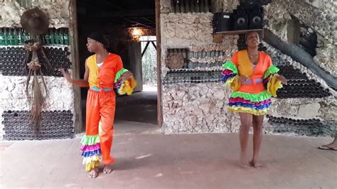 bailes y trajes tipicos de la region amazonica traje típico indígena artes folkloricas