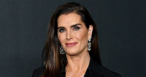 Brooke Shields Is Learning How To Walk Again After Breaking Her Femur Brooke Shields Just Jared