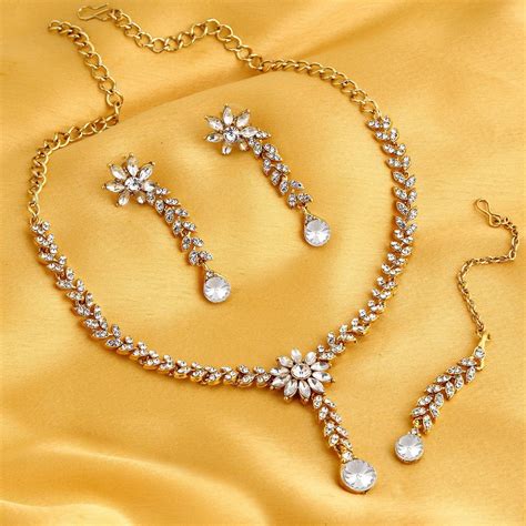 Buy Sukkhi Jewellery Sets For Women Goldenn72820adga042018 At
