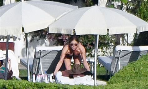 Jennifer Aniston Tits Thefappening