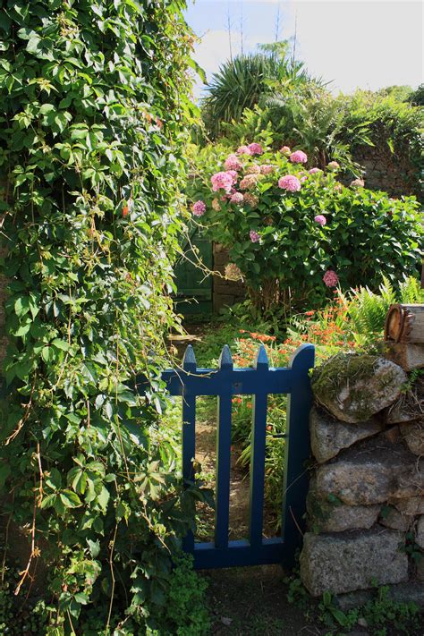 Locronan campsite offers an ideal location at pointe bretagne. | Locronan, Bretagne, Batz sur mer