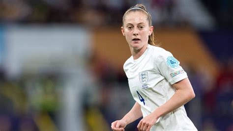 FC Barcelona Signs England International Keira Walsh For A Record Sum