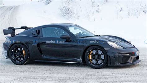 Porsche Cayman GT RS Spied Shot in Snow 클리앙