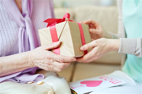 An elderly lady certainly needs particular types of gifts. 15 Gift Ideas for Elderly | Silver Cuisine Blog
