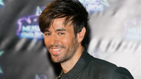 Enrique Iglesias Hairstyle Latest Hairstyles Of Spanish Singer Men