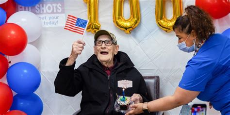 Wwii Veteran Celebrates 100th Birthday At Hoffman Estates Va Clinic