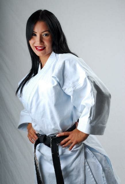 pin by tough girls on girls and martial arts martial arts girl female martial artists