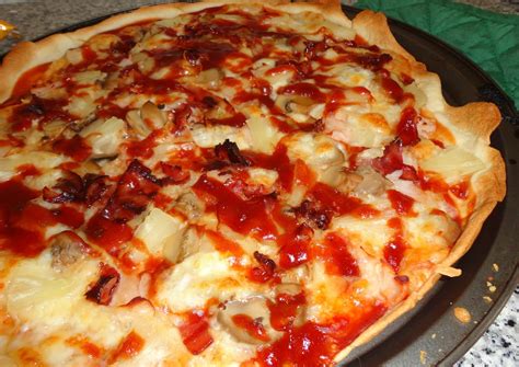 Temperado A Gosto Pizza De Bacon Com Molho Barbecue