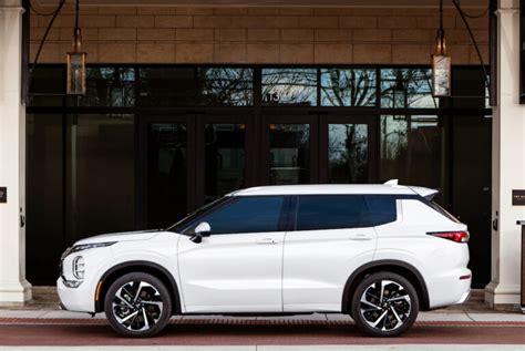 2022 Mitsubishi Outlander Up Close An Overdue Redesign Tractionlife
