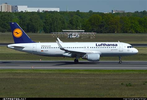 D Aizv Airbus A320 214 Lufthansa Nigel Garrigan Jetphotos
