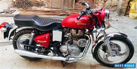 Read royal enfield bullet review and check the mileage, shades, interior images, specs, key features, pros and cons. Used 2011 model Royal Enfield Bullet Electra for sale in ...