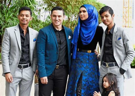 She has been married to zain saidin since december 11, 2013. Malaysian actress Rozita Che Wan denies coaching family ...