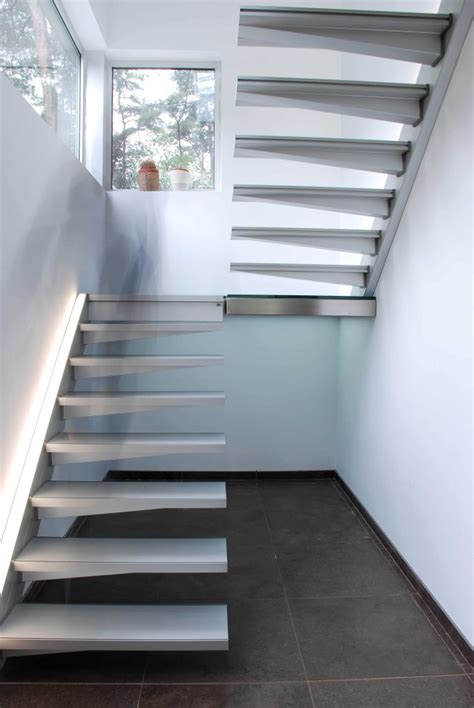 10 façons de rénover un escalier intérieur. Changer son escalier - Moderniser escalier - Conseils d ...