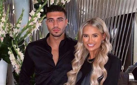 Love Island Star Tommy Fury Shares Daughter With Molly Mae Hague Glamour Fame