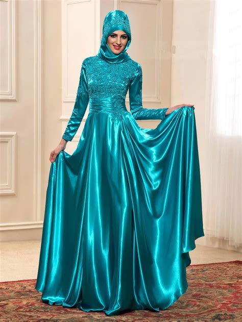 Green Long Sleeve Muslim Evening Dresses Straight Hijab Arabic Evening Gowns High Neck Lace