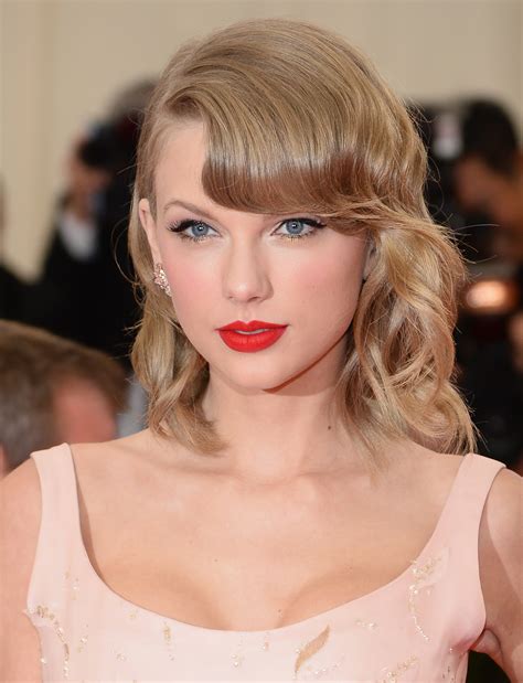 How To Get Taylor Swifts Red Lip Find Your Perfect Shade And Make It