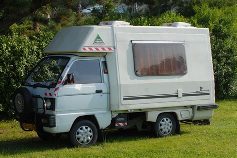 Micro Mini Campers Un Mini Camping Car Aux Plages De Beg Leguer