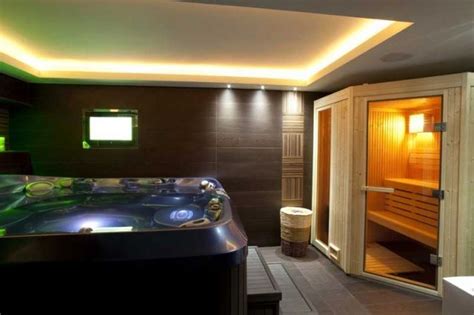 48 Indoor Hot Tub Room Decorating Ideas