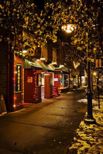 Front Street At Christmas Traverse City Mi Front Street Chicago