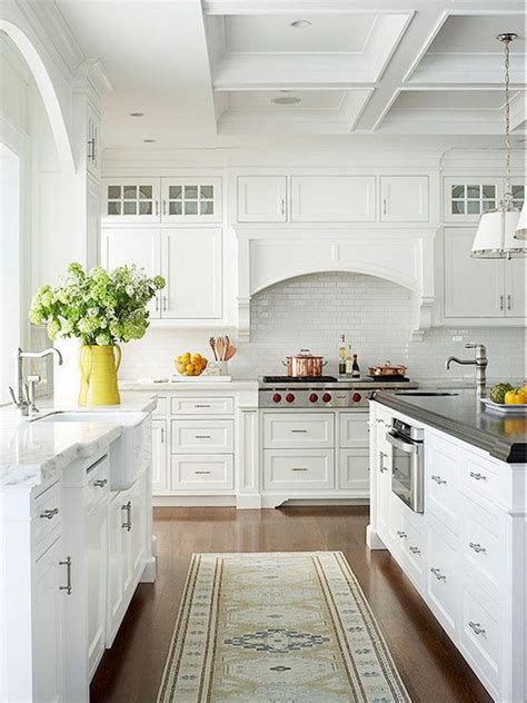 Elegant White Kitchen Interior Designs For Creative Juice