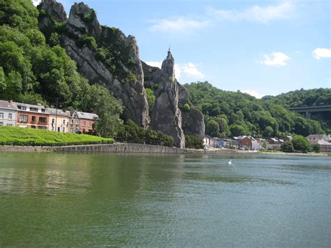 Dinant is a walloon city and municipality located in namur province, belgium. Paseando por Valonia, Dinant (Bélgica)