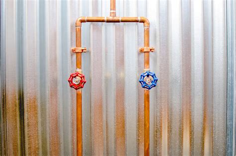 Exposed Copper Pipe Custom Blue And Red Shower Valves With Galvanized