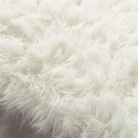 Faux Fur Rug In White 80 X 200cm Oumka Maisons Du Monde