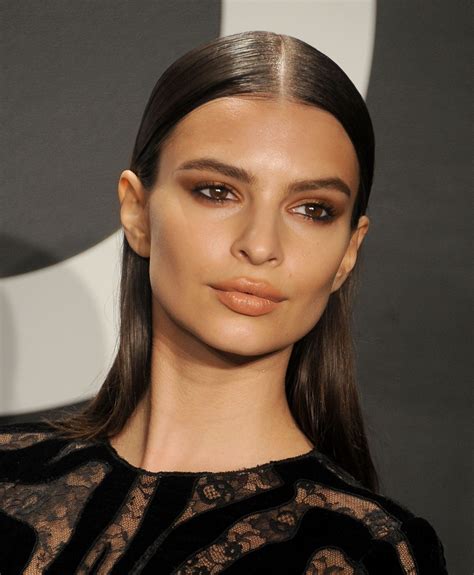 Emily Ratajkowski Her Skincare And Makeup Favourites