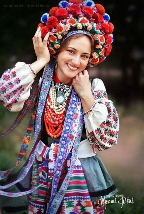 Ukrainian Women Bring Back Traditional Floral Crowns To Show National
