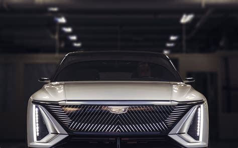 Electrifying Cadillac Debuts All New Long Range Lyriq Ev Fatalriders