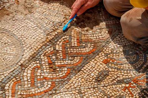 Tabla de contenidos 2 cómo hacer un mosaico romano 5 la importancia de la técnica romana Encontrado um raro mosaico romano na Inglaterra | Mythologica