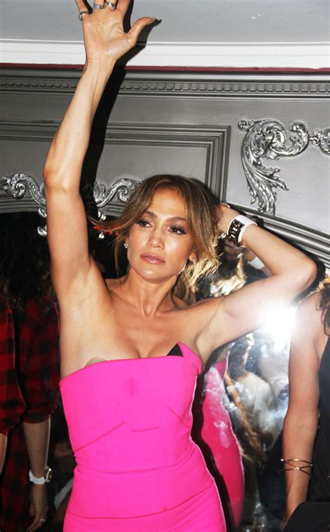 Jennifer Lopez Flashes Nipple Pasty—see The Pic E News France