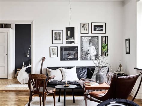 Cozy Hipster Living Room With Black Leather Sofa Black Leather Sofa