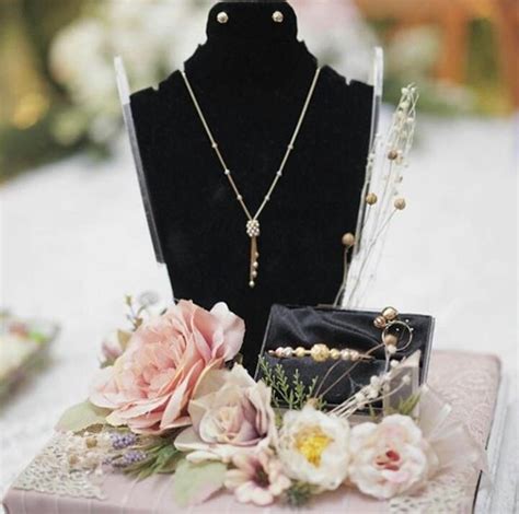Contoh membuat mukena hantaran pernikahan yang cantik dan menarik. Hantaran Unik dan Modern yang Paling Dicari Calon ...