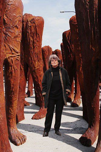 Polish Sculptor Magdalena Abakanowicz Islandlasss Weblog Chicago