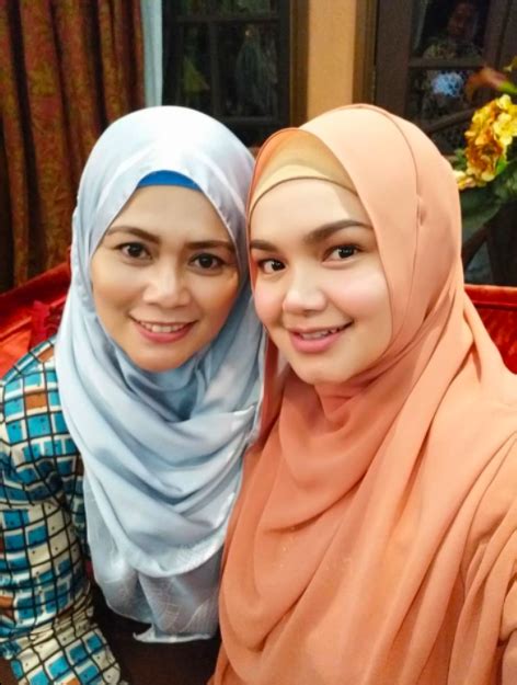 Kehamilannya kini dalam usia sekitar enam atau delapan minggu, kata si sumber. 'Siti Dah Pasrah. Kalau Ditakdirkan Takda Rezeki Siti ...