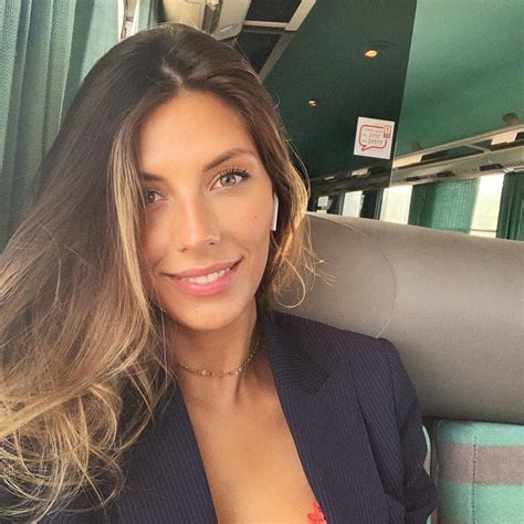 Find the perfect camille cerf stock photos and editorial news pictures from getty images. Camille Cerf : L'ancienne Miss France se confie sur ses ...