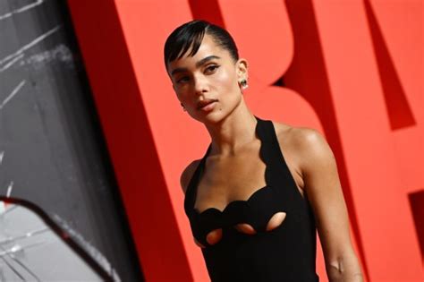 the batman zoë kravitz interpreted her catwoman as bisexual — here s why