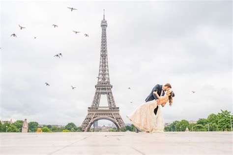 Just Married In Paris At The Eiffel Tower Wedding Photoshoot