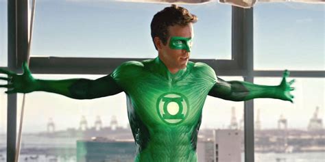 Ryan Reynolds Cant Stop Wont Stop Making Fun Of Green Lantern