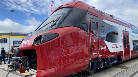 El Nuevo Modelo De Tren De Renfe Combinará Vagones De Uno Y Dos Pisos