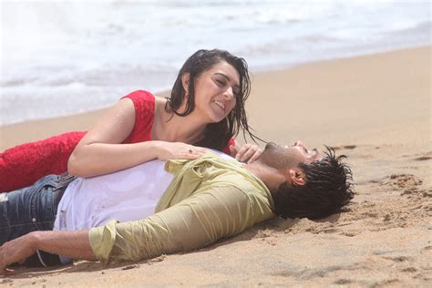 actor arya and hansika romantic hot movie stills collection cinejolly