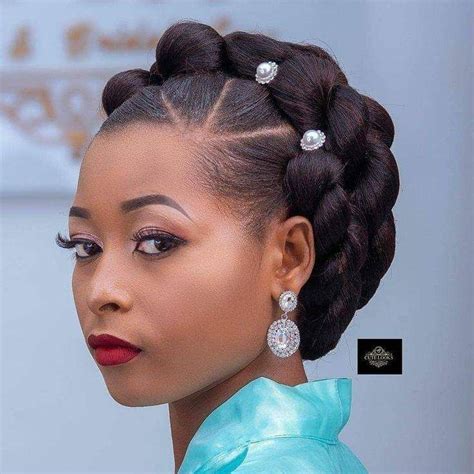 Another cute and easy hair style that you must try for this summer. Pin by Bridgette Davis on Blackgirl Military Ball ...