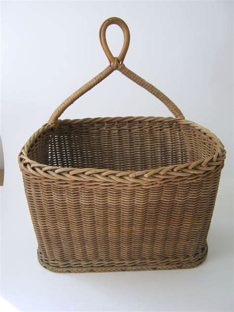 Buy wire hanging baskets and get the best deals at the lowest prices on ebay! Antique Wicker Clothespin Basket Wood Bottom Hanging Loop ...