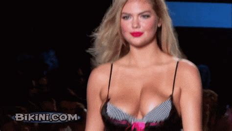 Bouncing Boobs  Find And Share On Giphy