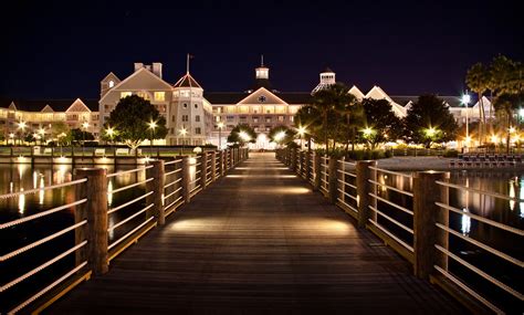 Disney's Yacht Club | Nightly view of the Beach Club's ...