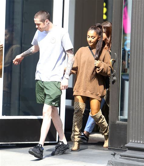 Ariana grande has tied the knot with fiance dalton gomez in a tiny and intimate wedding. Ariana Grande With Her Boyfriend Pete Davidson - New York ...