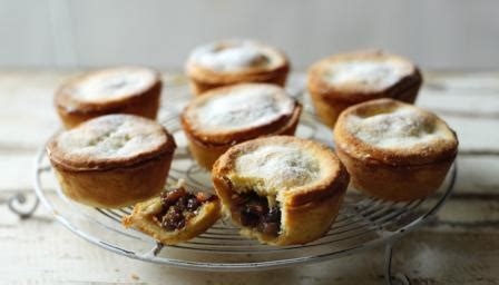 A creamy, zesty filling helps to give this cake a summery feel. Paul Hollywood's mince pies recipe - BBC Food